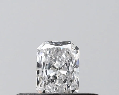 0.20ct Radiant Lab Grown Diamond (Colour D, Clarity VS1, IGI Certified)