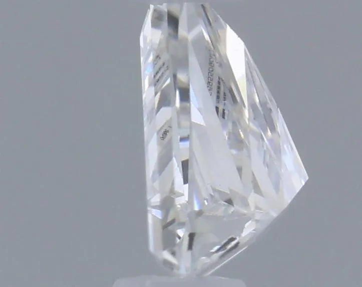 0.25ct Triangular Lab Grown Diamond (Colour E, Clarity VS1, IGI Certified)