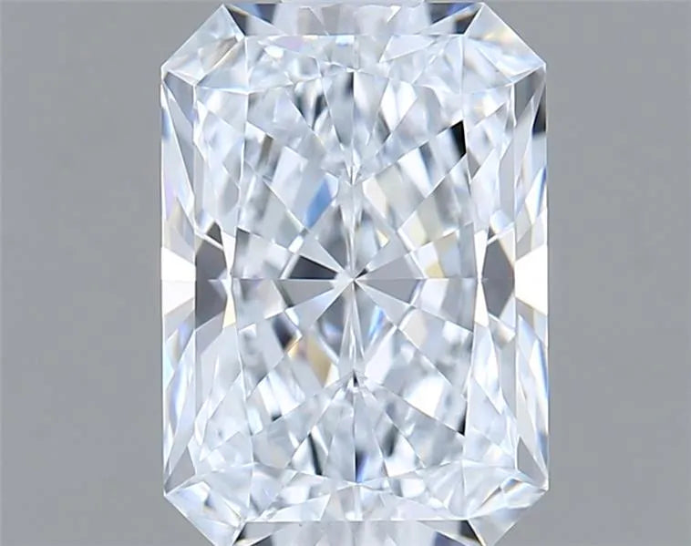 1.05ct Radiant Lab Grown Diamond (Colour E, Clarity VVS2, IGI Certified)