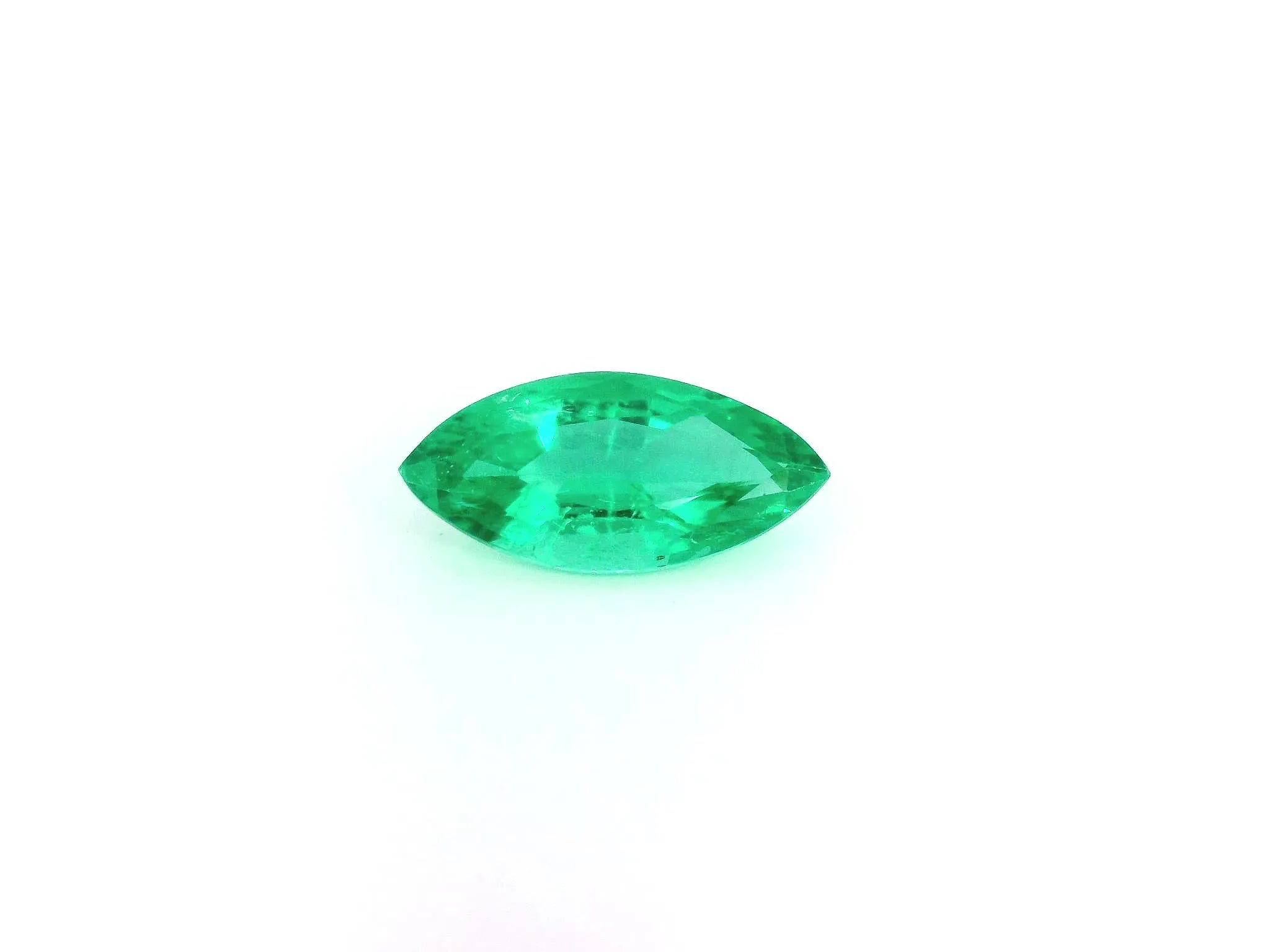 1.32ct Oval Natural Emerald (Colour Green, Clarity Moderately Included, Cut Faceted)
