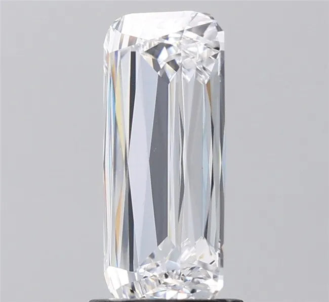2.26ct Cushion modified Lab Grown Diamond (Colour D, Clarity VVS2, IGI Certified)