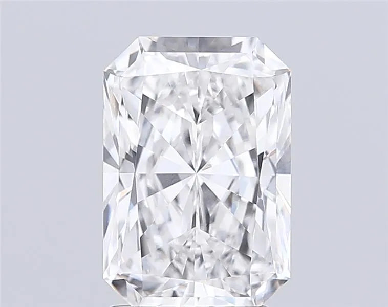 2.65ct Radiant Lab Grown Diamond (Colour E, Clarity VVS1, IGI Certified)