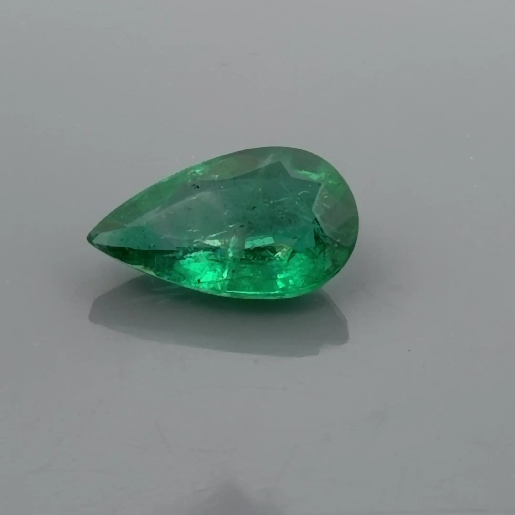 2.78ct Pear Natural Emerald (Colour Green, Clarity Moderately Included, Cut Faceted)