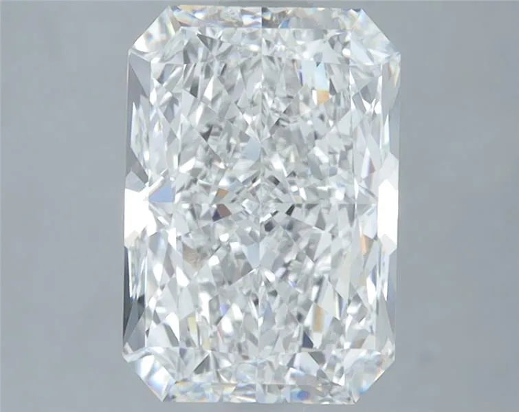2.90ct Radiant Lab Grown Diamond (Colour E, Clarity VVS2, IGI Certified)