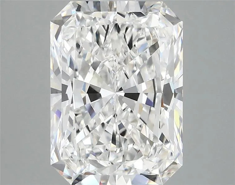 2.99ct Radiant Lab Grown Diamond (Colour E, Clarity VVS2, IGI Certified)