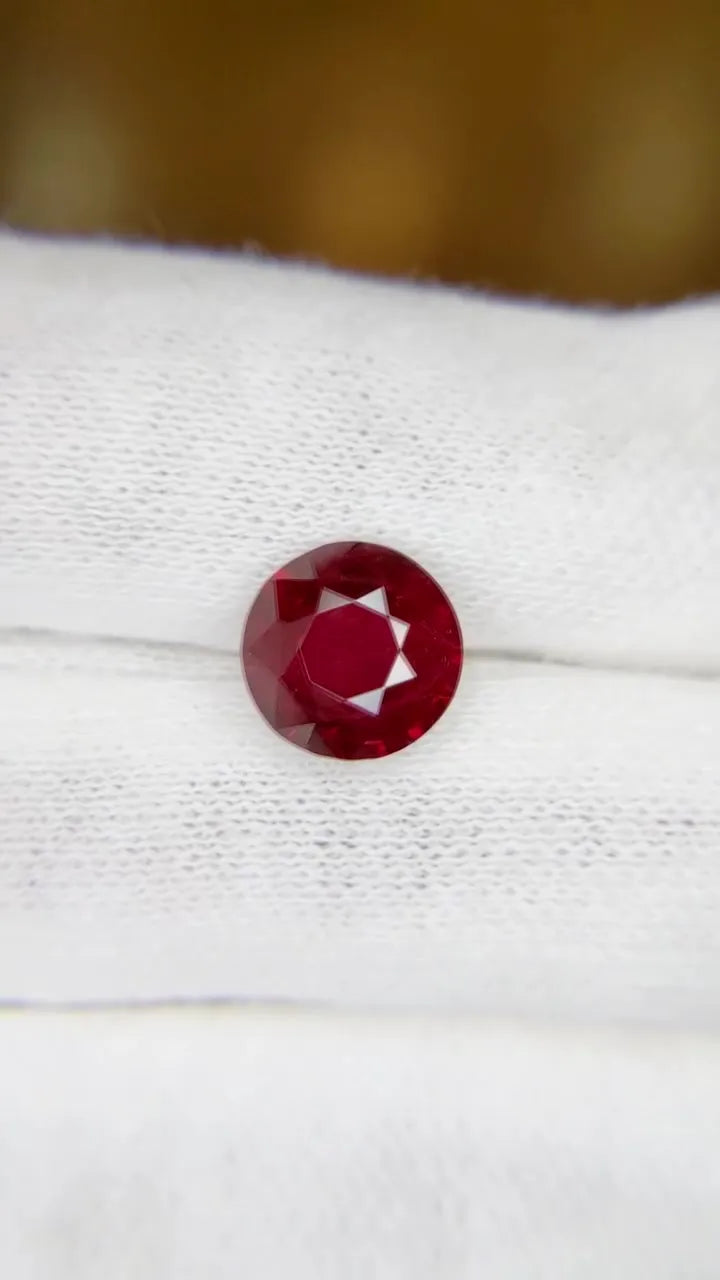 3.18ct Round Natural Ruby (Colour Red, Clarity Eye Clean, Cut Faceted)