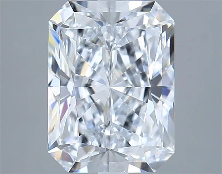 3.52ct Radiant Lab Grown Diamond (Colour E, Clarity VVS2, IGI Certified)