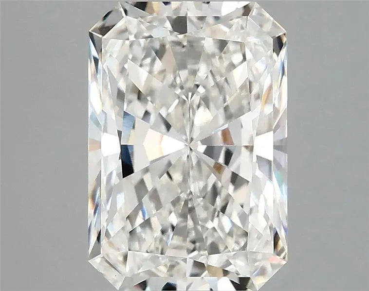 3.57ct Radiant Lab Grown Diamond (Colour G, Clarity VVS2, IGI Certified)
