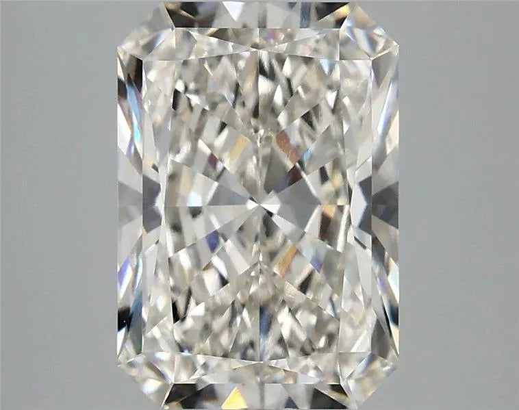3.58ct Radiant Lab Grown Diamond (Colour G, Clarity VVS2, IGI Certified)