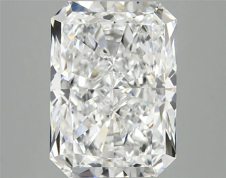 3.85ct Radiant Lab Grown Diamond (Colour E, Clarity VVS2, IGI Certified)