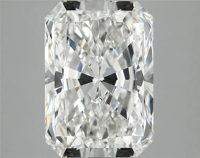 4.07ct Radiant Lab Grown Diamond (Colour F, Clarity VVS2, IGI Certified)