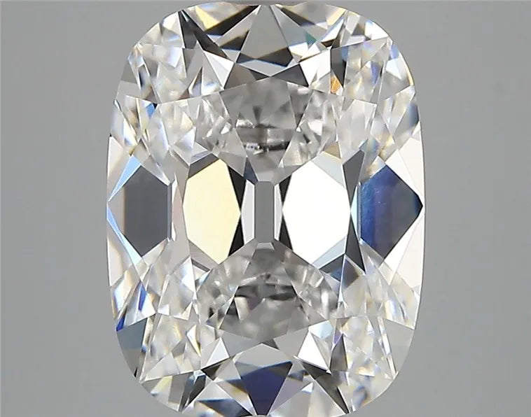 4.38ct Cushion modified Lab Grown Diamond (Colour D, Clarity VVS2, IGI Certified)