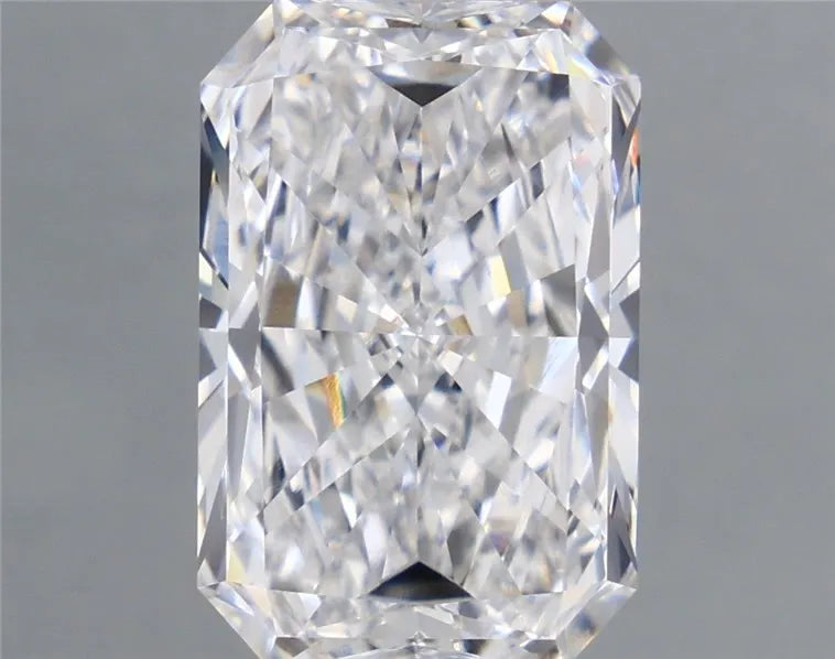 4.69ct Radiant Lab Grown Diamond (Colour E, Clarity IF, IGI Certified)